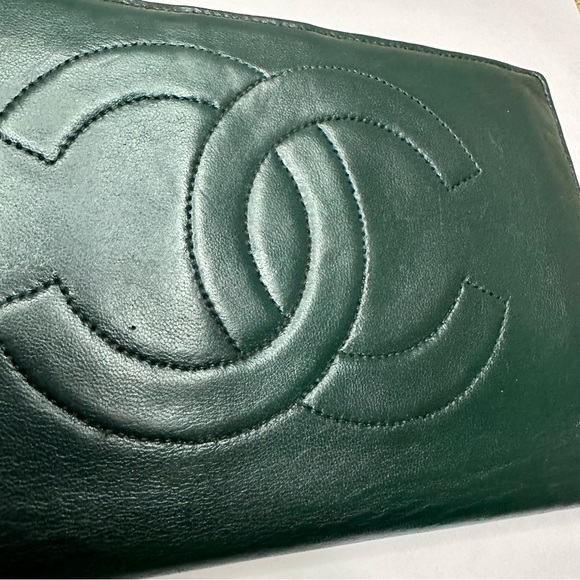 STUNNING FOREST/HUNTER GREEN CHANEL WALLET WITH COA - Picture 3 of 12